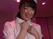 Studentesse lavorano straordinario dopo la scuola Koizumi Hinata