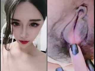 Asiatico slut nudo danza e masturbazione